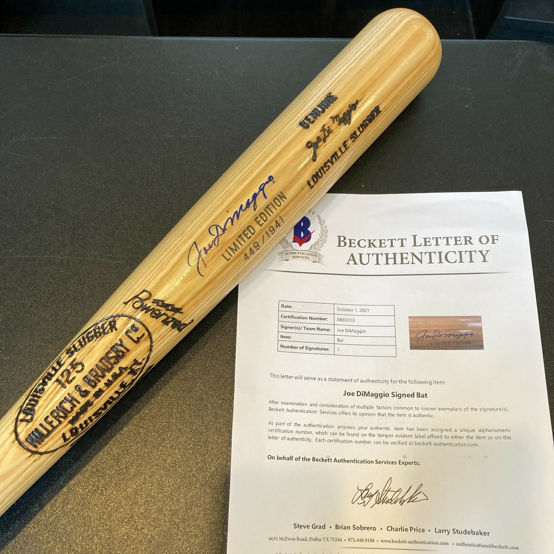 Joe DiMaggio Signed Baseball Bat with Beckett COA 449/1941: Joe DiMaggio Signed Baseball Bat with Beckett COA 449/1941 This stunning H&B baseball bat is a must-have for collectors and fans alike. It features the iconic signature of baseball legend Joe DiMaggio