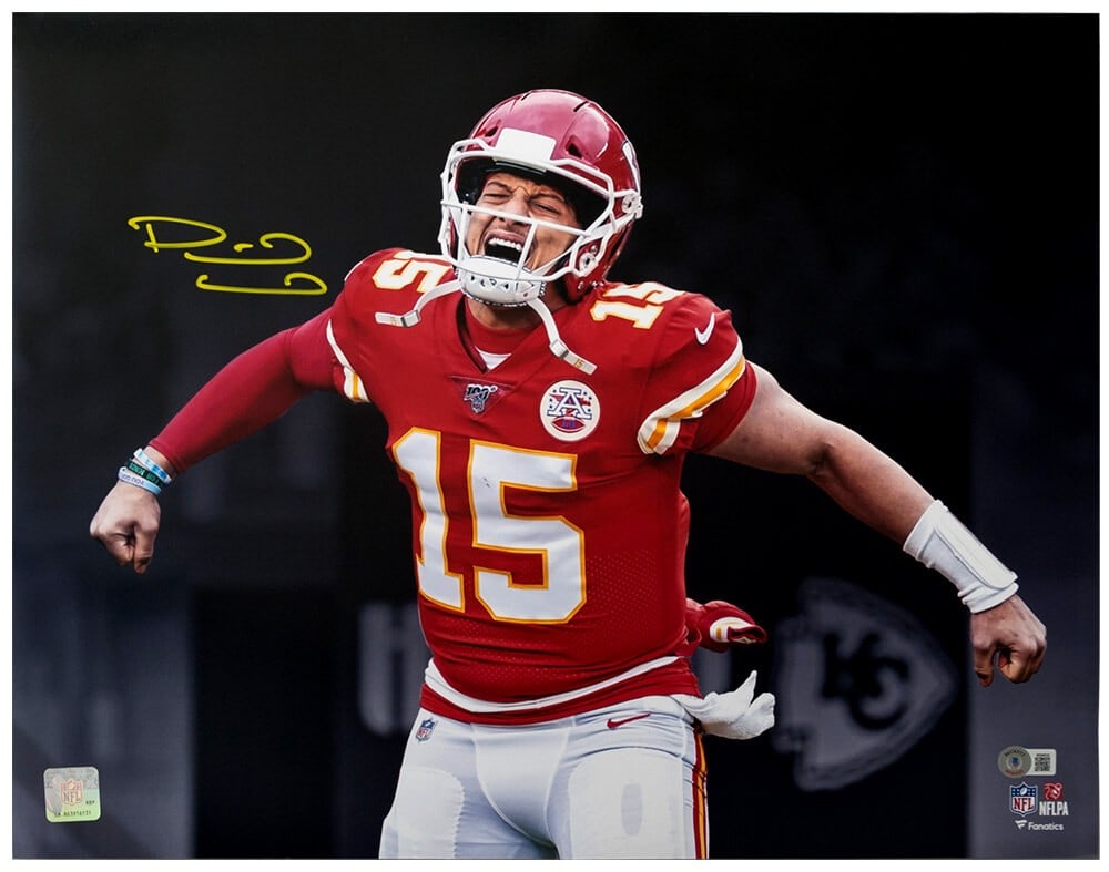 Patrick Mahomes Signed KC Chiefs Fist Pump 16x20 Photo Beckett COA: Patrick Mahomes Signed KC Chiefs Fist Pump 16x20 Photo Beckett COA Celebrate the excitement of football with this stunning 16x20 photo capturing Patrick Mahomes in a fist pump celebration for the Kans