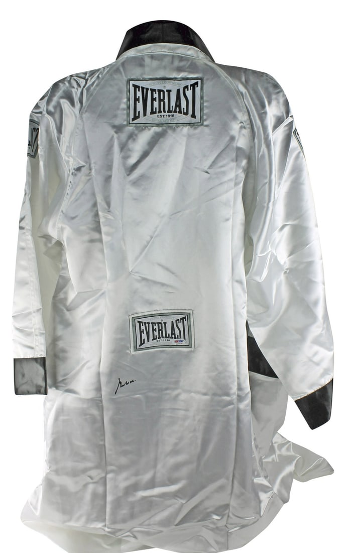 Everlast Boxing Robe Signed by Muhammad Ali PSA/DNA ITP Authenticated (1 of 10)