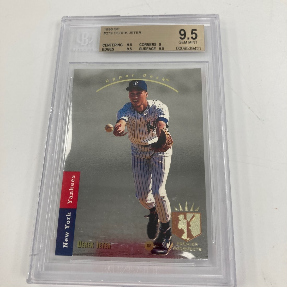 1993 Upper Deck SP Derek Jeter #279 Rookie Card BGS 9.5 GEM MINT: 1993 Upper Deck SP Derek Jeter #279 Rookie Card BGS 9.5 GEM MINT This 1993 Upper Deck SP Derek Jeter #279 rookie card is a highly sought-after collectible in the sports trading card market. Known for 