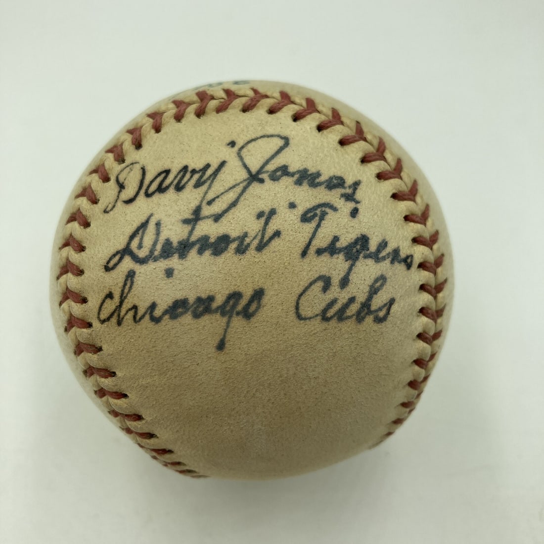 Davy Jones Signed Baseball Detroit Tigers Chicago Cubs PSA DNA: Davy Jones Signed Baseball Detroit Tigers Chicago Cubs PSA DNA This very rare Davy Jones single signed baseball features inscriptions of the "Detroit Tigers & Chicago Cubs". The ball is authenticated 