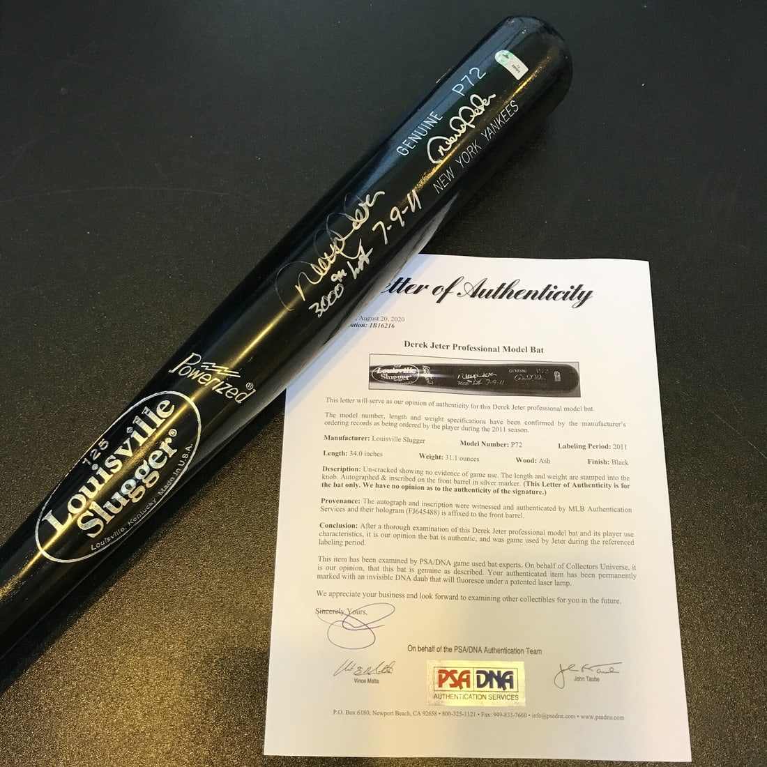 Signed Derek Jeter Louisville Slugger Bat 3000th Hit PSA DNA: Signed Derek Jeter Louisville Slugger Bat 3000th Hit PSA DNA This is a game-issued Louisville Slugger baseball bat from Derek Jeter's 3,000th hit season. The bat features manufacturing details stamped