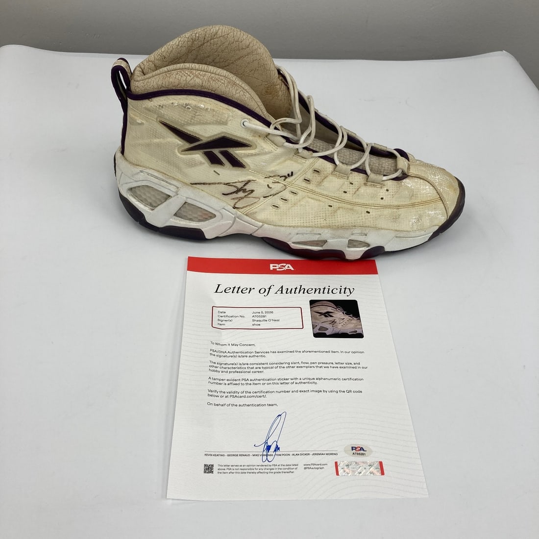 1997 Reebok Size 22 Shaq Sneaker Signed by Shaquille O'Neal PSA DNA (1 of 14)
