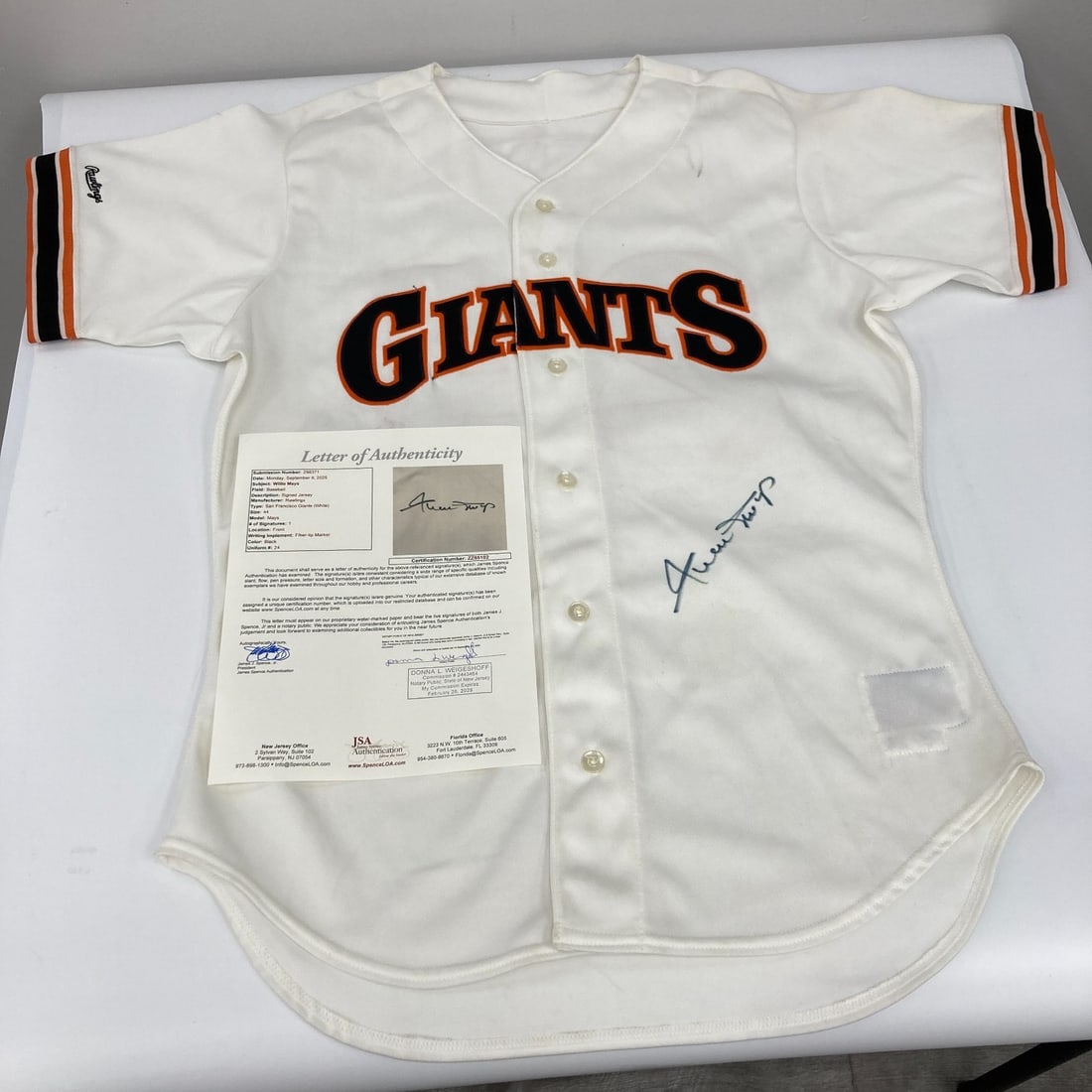 Willie Mays Signed San Francisco Giants Jersey with JSA COA: Willie Mays Signed San Francisco Giants Jersey with JSA COA Celebrate baseball history with this authentic Willie Mays signed San Francisco Giants Rawlings Game Model Jersey. This original piece, auth