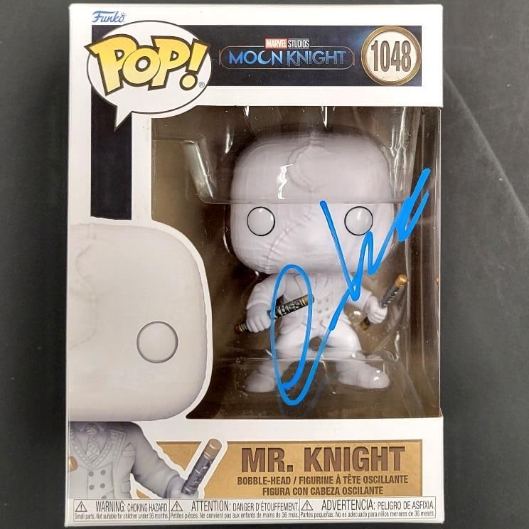 Oscar Isaac Signed Moon Knight Funko Pop! Marvel Beckett Authenticated: Oscar Isaac Signed Moon Knight Funko Pop! Marvel Beckett Authenticated This original Funko Pop! figure features the character Moon Knight, expertly signed by Oscar Isaac, the actor who portrays the ch