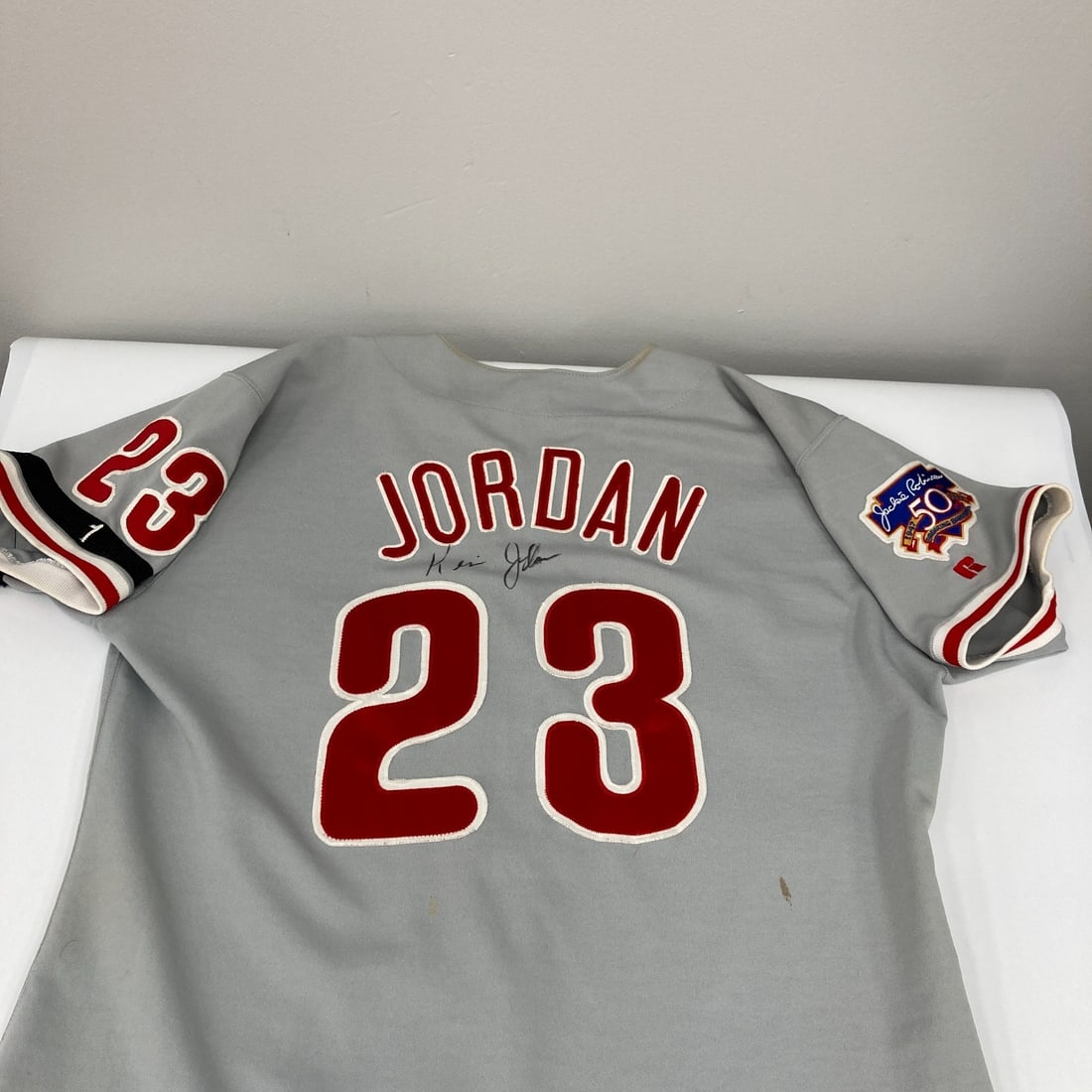 Kevin Jordan 1997 Phillies Game Used Signed Jersey: Kevin Jordan 1997 Phillies Game Used Signed Jersey This is a Kevin Jordan signed 1997 Philadelphia Phillies game-used jersey, showcasing the authentic experience of Major League Baseball. The jersey,