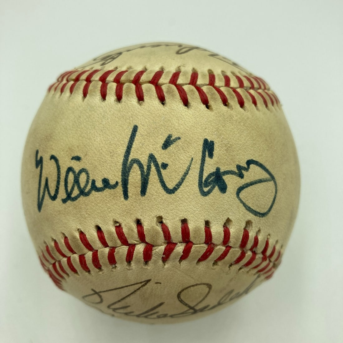 Willie Mays Willie McCovey Signed Baseball with Beckett COA: Willie Mays Willie McCovey Signed Baseball with Beckett COA Celebrate the legacy of baseball legends with this signed baseball featuring the illustrious autographs of Willie Mays and Willie McCovey. T