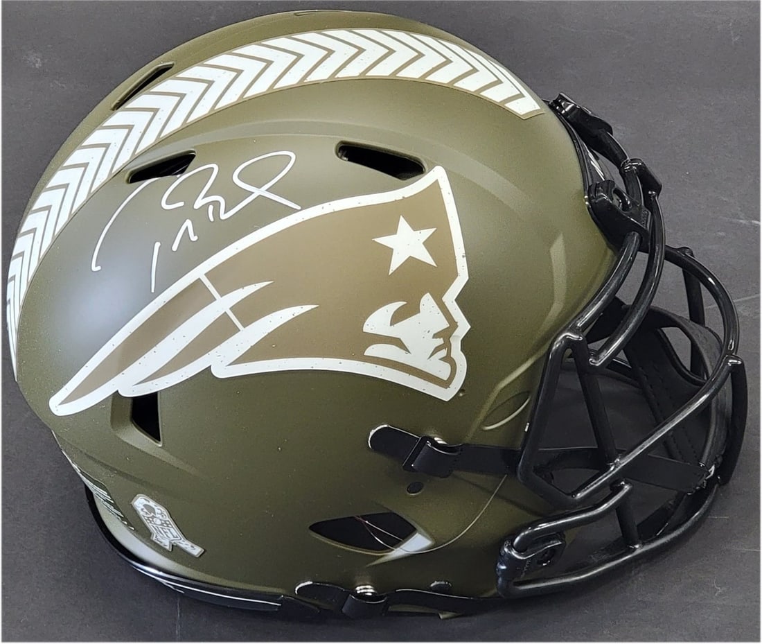 Tom Brady autographed Patriots Salute to Service Speed helmet Fanatics Authentic (1 of 4)