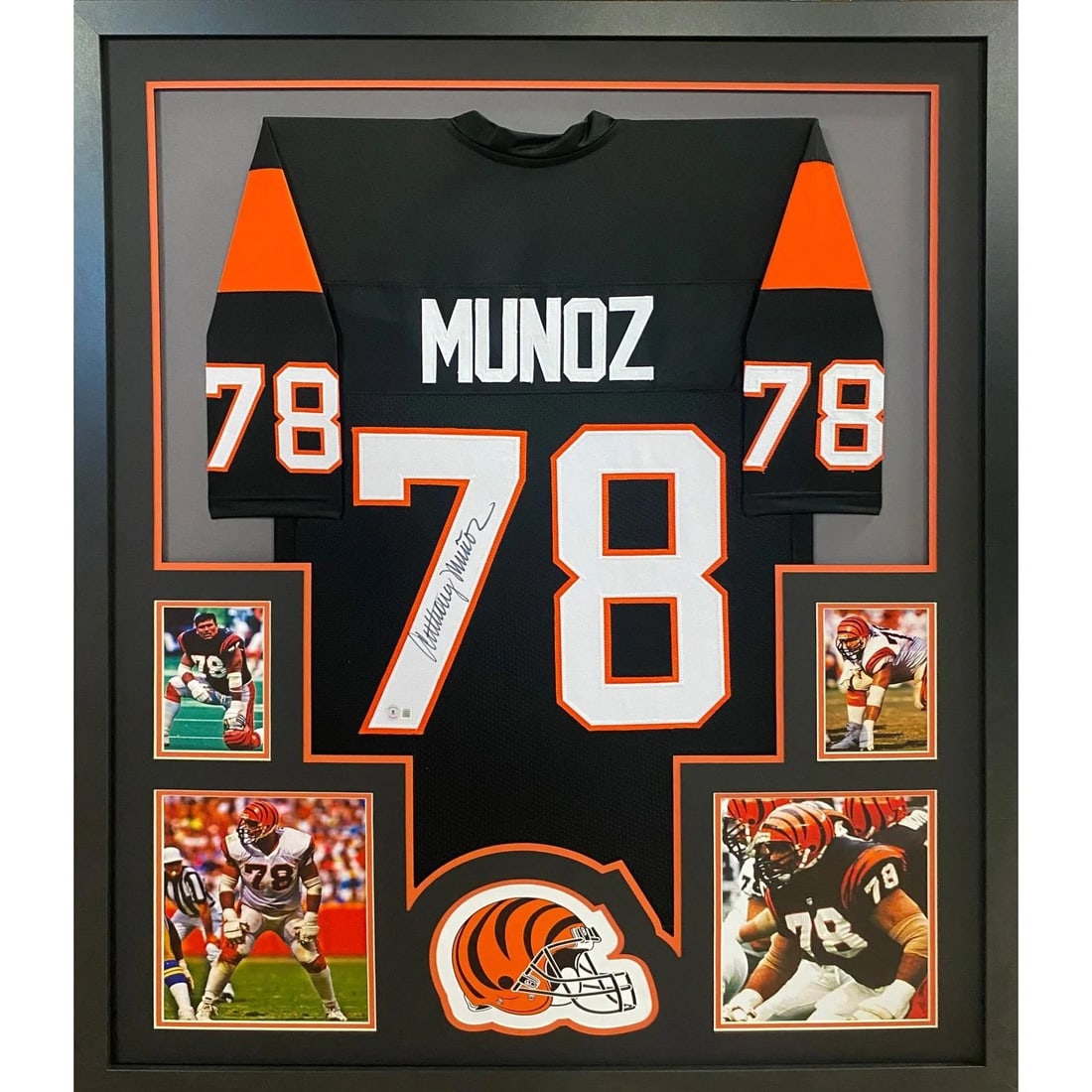 Anthony Munoz Signed Framed Jersey Cincinnati Bengals Beckett Authenticated: Anthony Munoz Signed Framed Jersey Cincinnati Bengals Beckett Authenticated This is a beautifully framed autographed jersey of Anthony Munoz, a celebrated player for the Cincinnati Bengals. The jersey