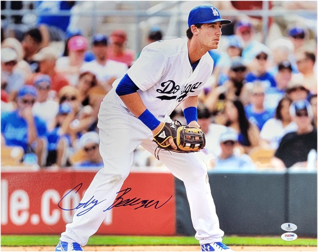 Cody Bellinger Beckett Authenticated Signed Los Angeles Dodgers Rookie Photograph (1 of 3)