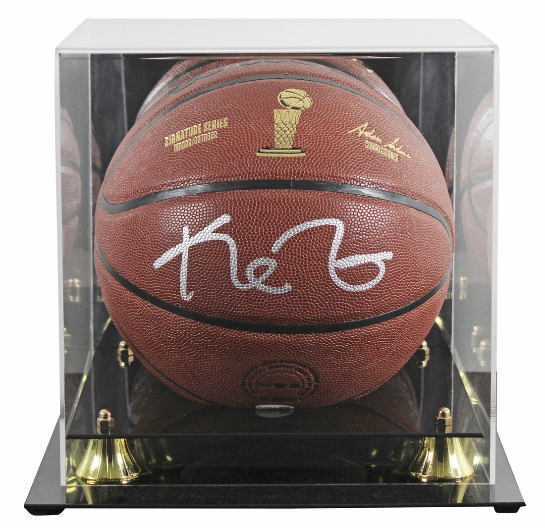 JSA Witness Kevin Garnett autograph Wilson Trophy Series basketball with display case: JSA Witness Kevin Garnett autograph Wilson Trophy Series basketball with display case This Wilson Trophy Series basketball has been personally signed by Kevin Garnett of the Boston Celtics. The item i