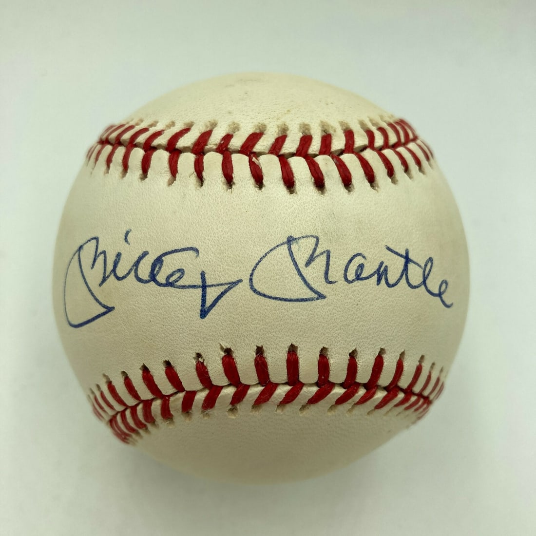 Mickey Mantle Signed Baseball PSA DNA MINT 9 Yankees Memorabilia: Mickey Mantle Signed Baseball PSA DNA MINT 9 Yankees Memorabilia This is a stunning original Mickey Mantle signed official American League baseball, authenticated by Professional Sports Authenticator 