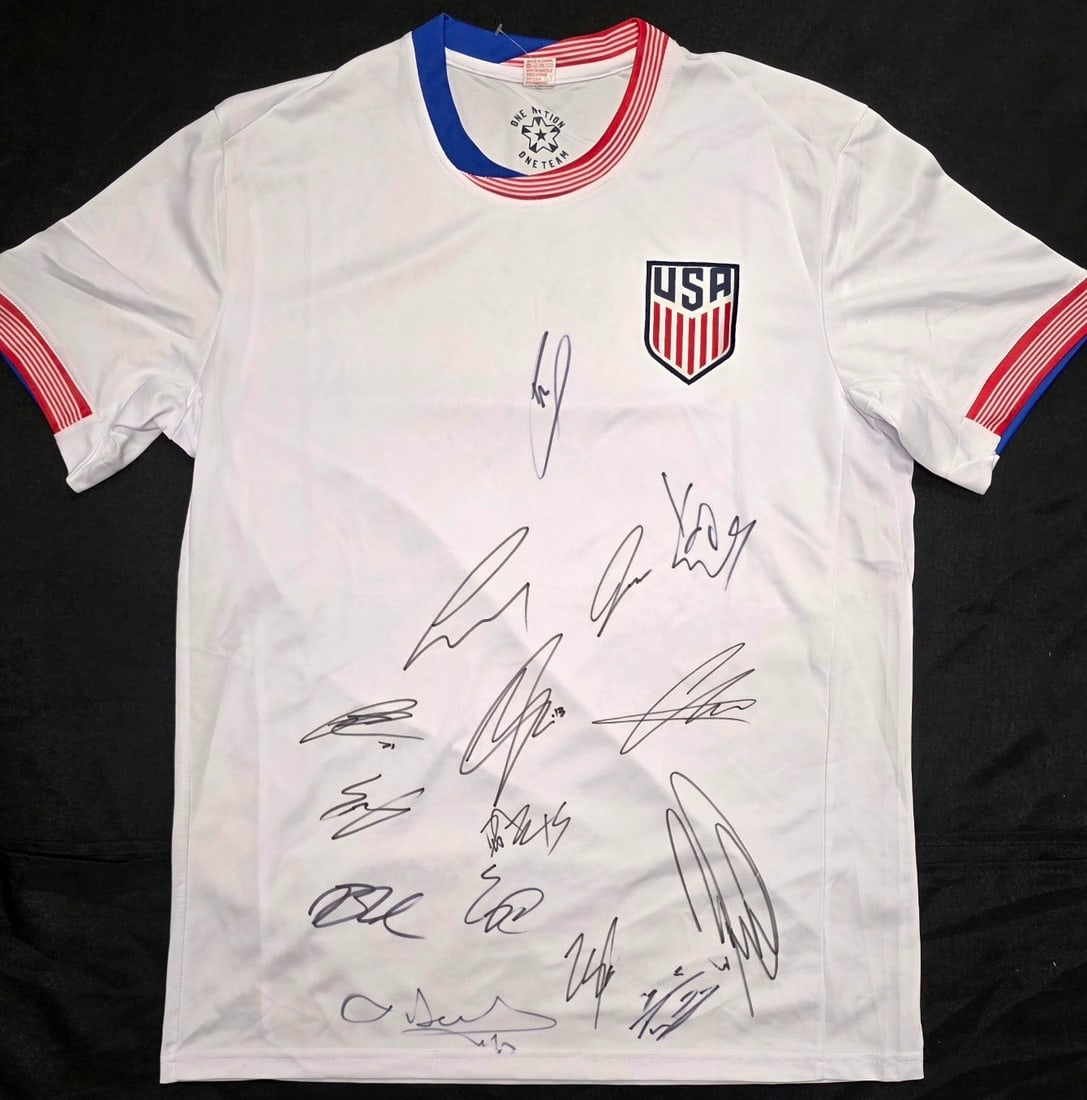 USA Jersey 15 Autographs Pulisic Weah Reyna Musah JSA: USA Jersey 15 Autographs Pulisic Weah Reyna Musah JSA This pre-owned USA soccer jersey features signatures from 15 members of the 2025 US Men's National Team, including Christian Pulisic, Timothy Weah