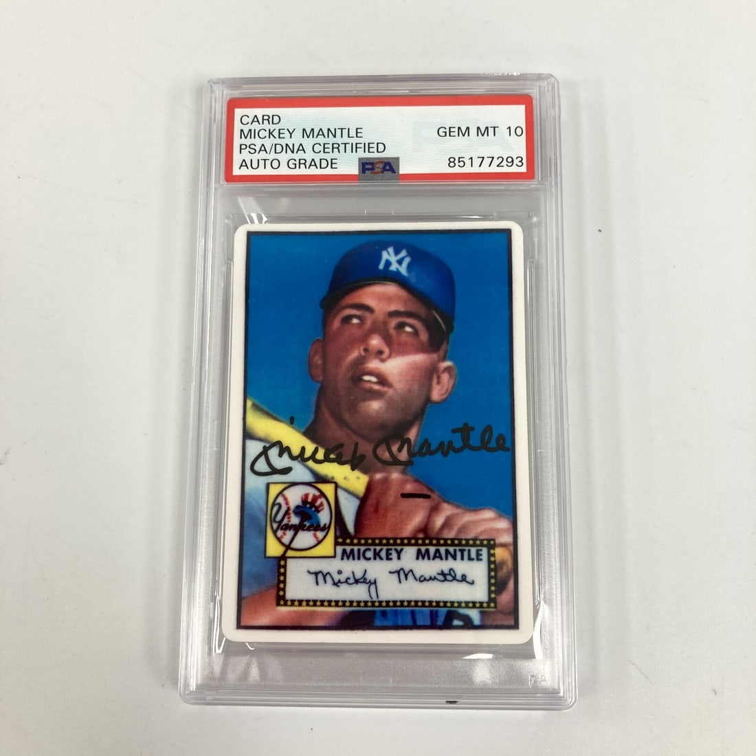 1952 Topps Mickey Mantle Signed Porcelain Baseball Card PSA 10 GEM MINT: 1952 Topps Mickey Mantle Signed Porcelain Baseball Card PSA 10 GEM MINT This is a highly sought-after 1952 Topps Mickey Mantle signed porcelain baseball card, a remarkable piece for any baseball card 