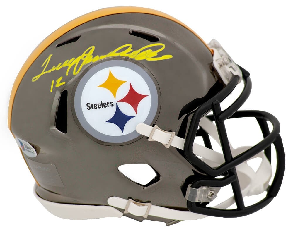 Terry Bradshaw Signed Pittsburgh Steelers Mini Helmet Beckett Authenticated: Terry Bradshaw Signed Pittsburgh Steelers Mini Helmet Beckett Authenticated This original signed mini helmet features the iconic Terry Bradshaw, a legendary quarterback of the Pittsburgh Steelers. The
