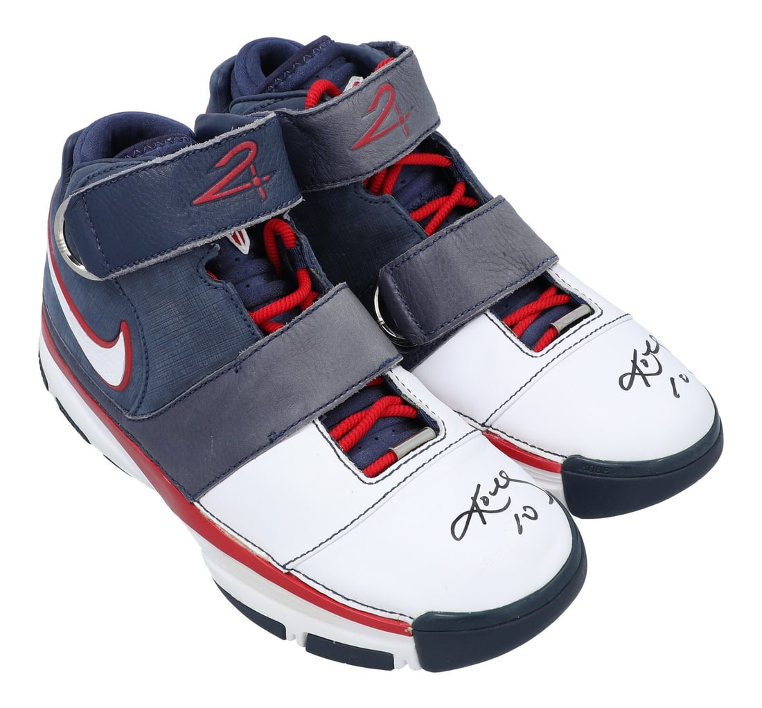 Kobe Bryant Signed 2008 Olympics Nike Sneakers with Beckett COA: Kobe Bryant Signed 2008 Olympics Nike Sneakers with Beckett COA Celebrate the legacy of Kobe Bryant with these signed Nike 2 ST "Olympic" sneakers, commemorating his pivotal role in the 2008 Beijing O