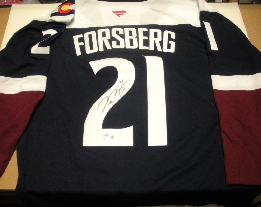 Signed Colorado Avalanche Fanatics jersey Peter Forsberg Beckett COA (1 of 2)