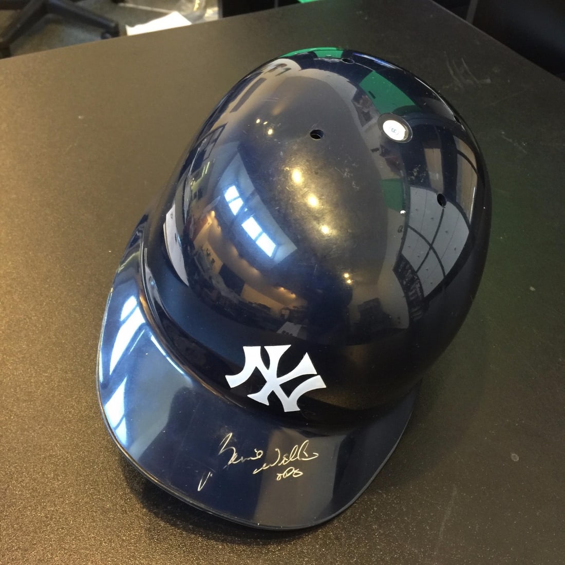 Bernie Williams Yankees game used signed helmet PSA DNA JSA (1 of 12)