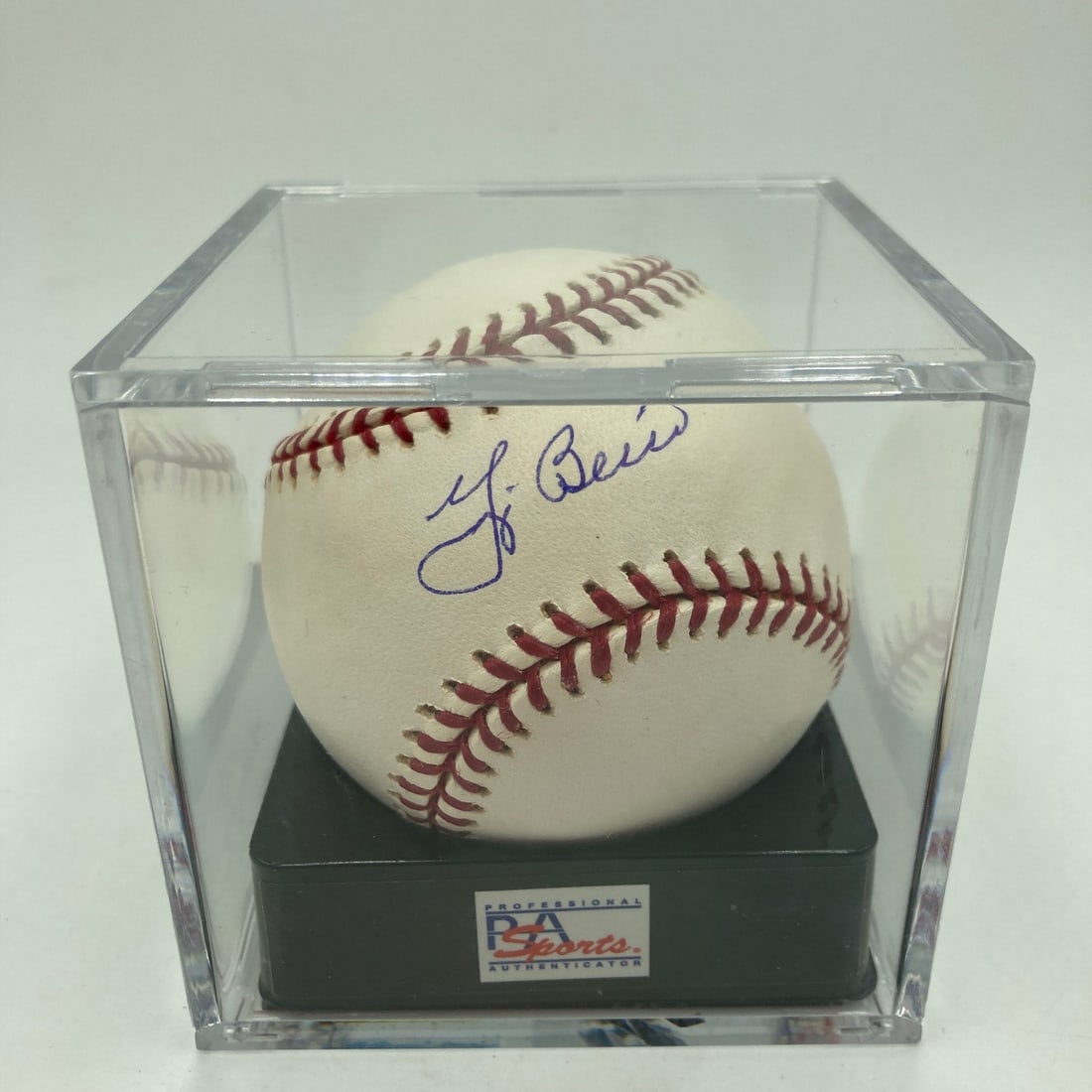 Major League Baseball Autographed by Yogi Berra PSA DNA Gem Mint 10 (1 of 6)