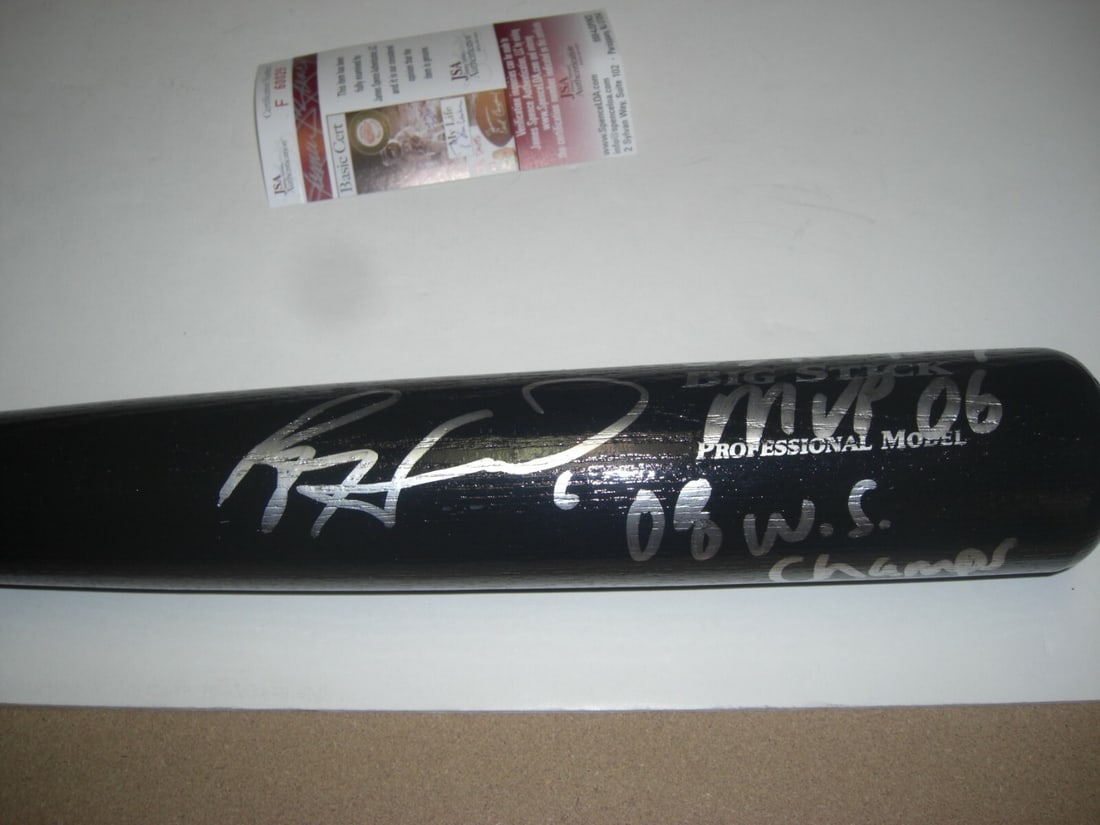 Signed Ryan Howard Phillies Bat JSA COA 2005 ROY 2006 MVP 2008 Champions: Signed Ryan Howard Phillies Bat JSA COA 2005 ROY 2006 MVP 2008 Champions This is an original Big Stick bat signed by Ryan Howard of the Philadelphia Phillies. The bat commemorates Howard's achievement