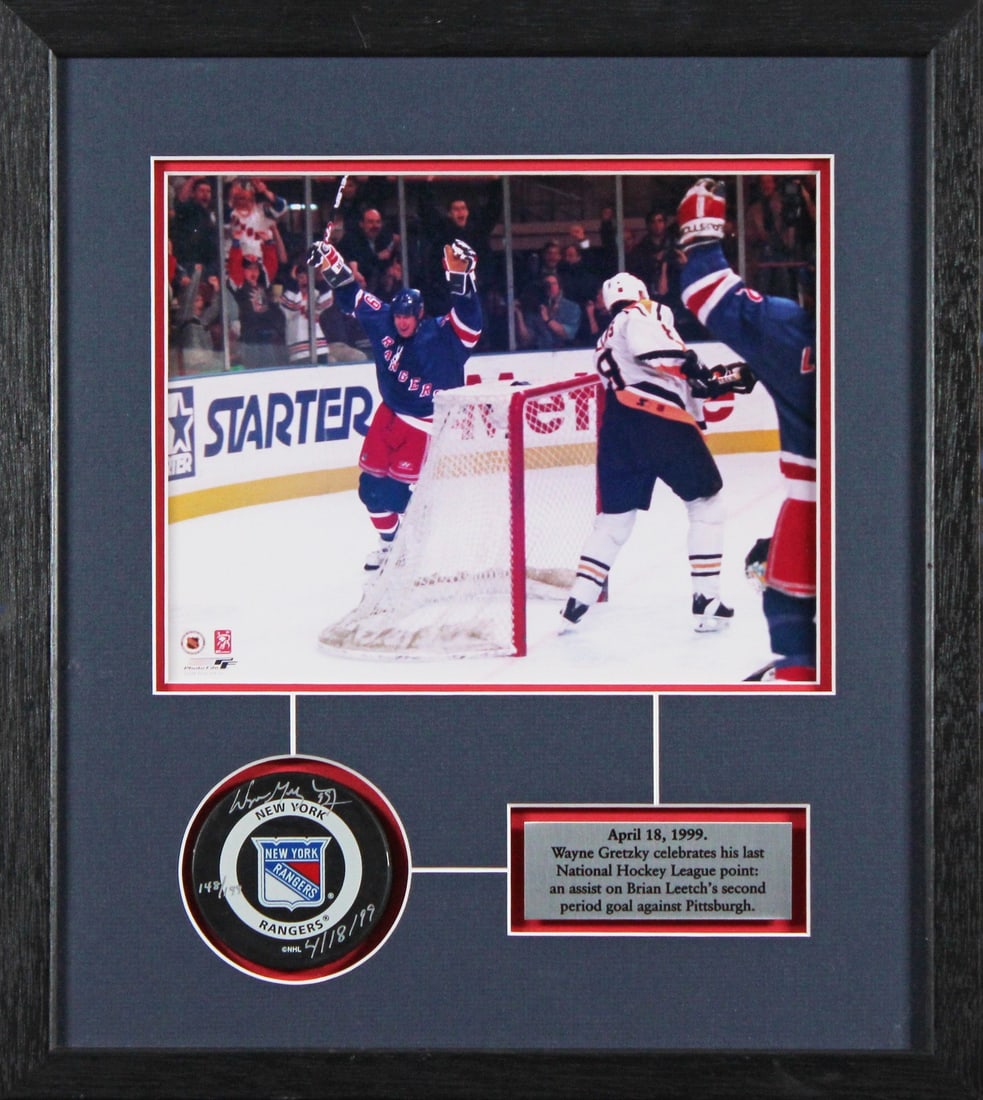 Framed New York Rangers Logo Puck Wayne Gretzky Auto JSA LE 148 199 (1 of 3)