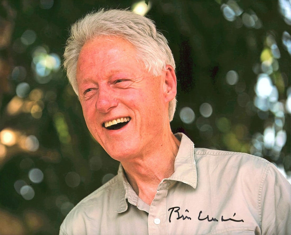 Bill Clinton signed horizontal 8x10 photo Beckett COA (1 of 7)