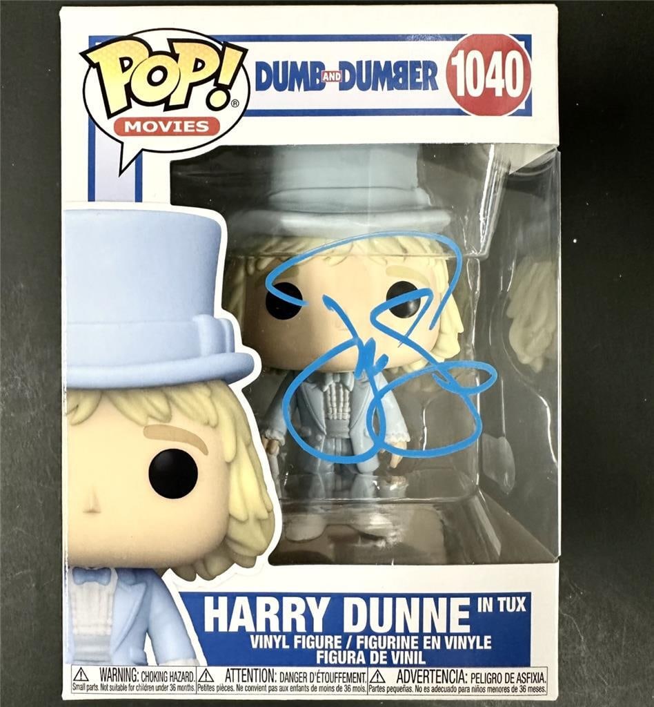 Jeff Daniels autographed Dumb and Dumber Harry Dunne Funko Pop 1040 with Beckett COA: Jeff Daniels autographed Dumb and Dumber Harry Dunne Funko Pop 1040 with Beckett COA This Funko Pop! #1040 figure features Harry Dunne in a tuxedo from the movie Dumb and Dumber. The figure is hand-si