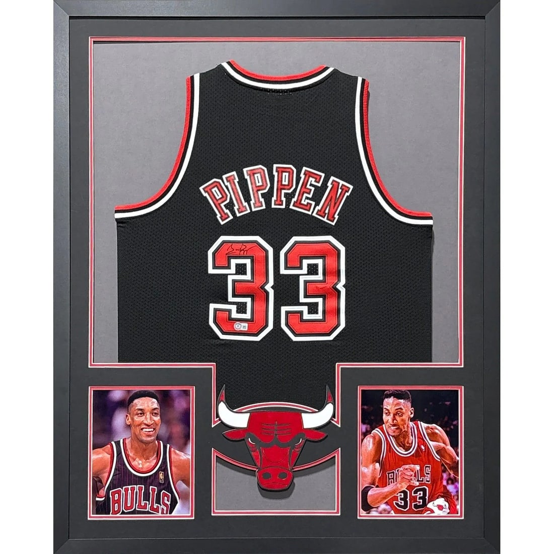 Scottie Pippen Signed Framed Jersey Chicago Bulls Beckett Authenticated: Scottie Pippen Signed Framed Jersey Chicago Bulls Beckett Authenticated Celebrate the legacy of basketball legend Scottie Pippen with this stunning framed red jersey from the Chicago Bulls. This autog