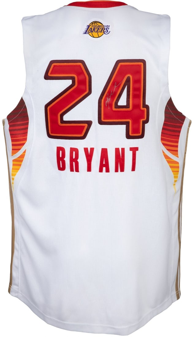 Kobe Bryant Signed 2009 All-Star Jersey Adidas with PSA DNA Beckett COA: Kobe Bryant Signed 2009 All-Star Jersey Adidas with PSA DNA Beckett COA Celebrate the legacy of Kobe Bryant with this original 2009 All-Star Game jersey, signed by the basketball legend himself. This 