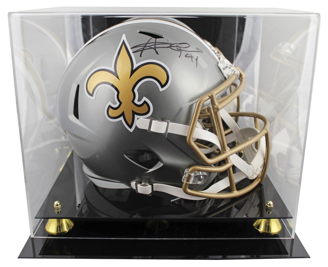 Alvin Kamara Signed New Orleans Saints Flash Helmet with Display Case BAS: Alvin Kamara Signed New Orleans Saints Flash Helmet with Display Case BAS This autographed full-size Riddell Flash Speed replica helmet has been personally signed by Alvin Kamara of the New Orleans Sa