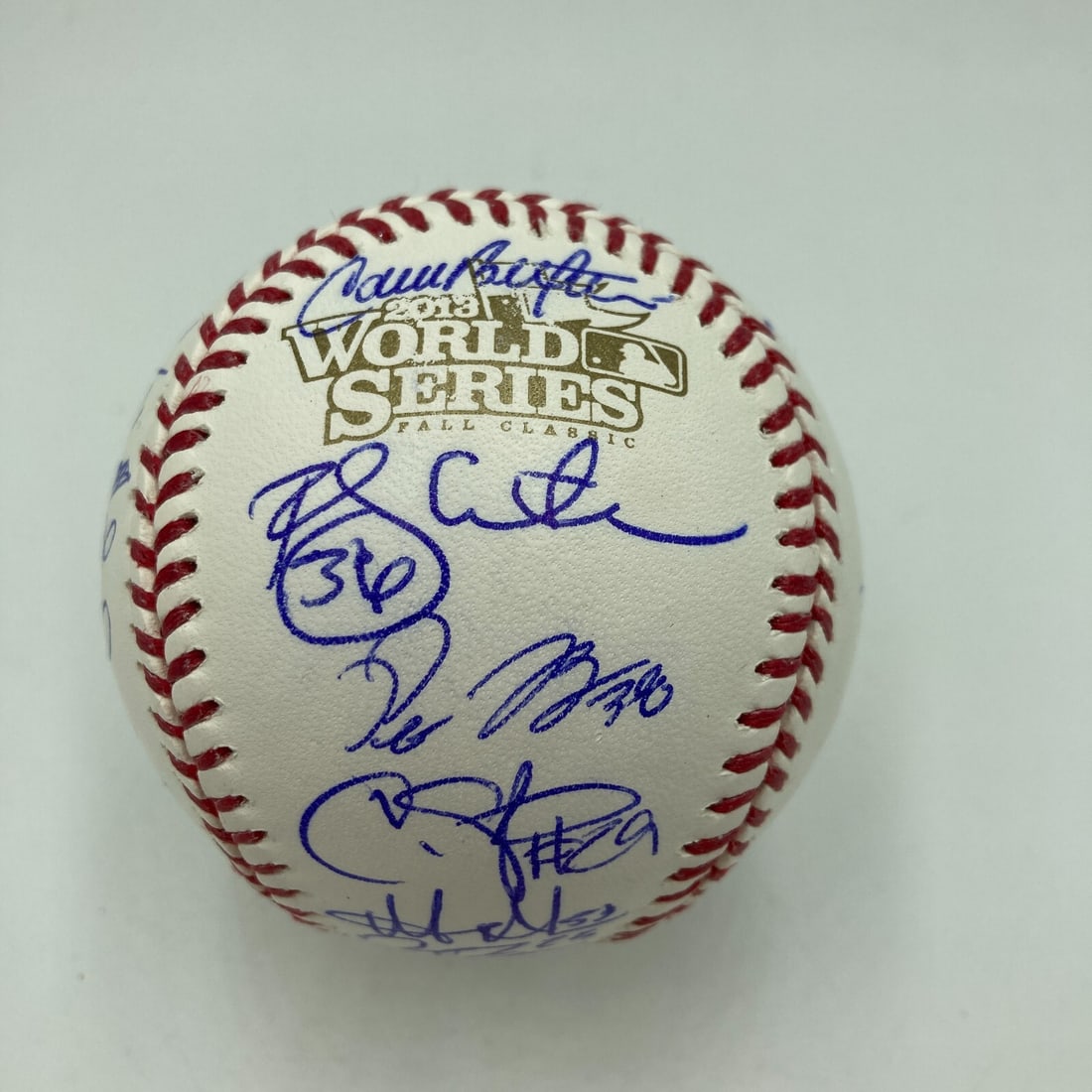 2013 World Series Baseball Boston Red Sox St. Louis Cardinals 30+ Signatures JSA COA: 2013 World Series Baseball Boston Red Sox St. Louis Cardinals 30+ Signatures JSA COA This official World Series baseball features the signatures of over 30 players from the 2013 Boston Red Sox, the ch