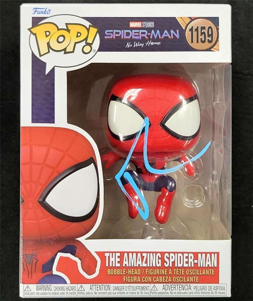 Tobey Maguire Signed Funko Pop Spider-Man 1159 Beckett Authenticated: Tobey Maguire Signed Funko Pop Spider-Man 1159 Beckett Authenticated This is a pre-owned Funko Pop figure of Amazing Spider-Man (1159) signed by Tobey Maguire, known for his role in the Spider-Man fra
