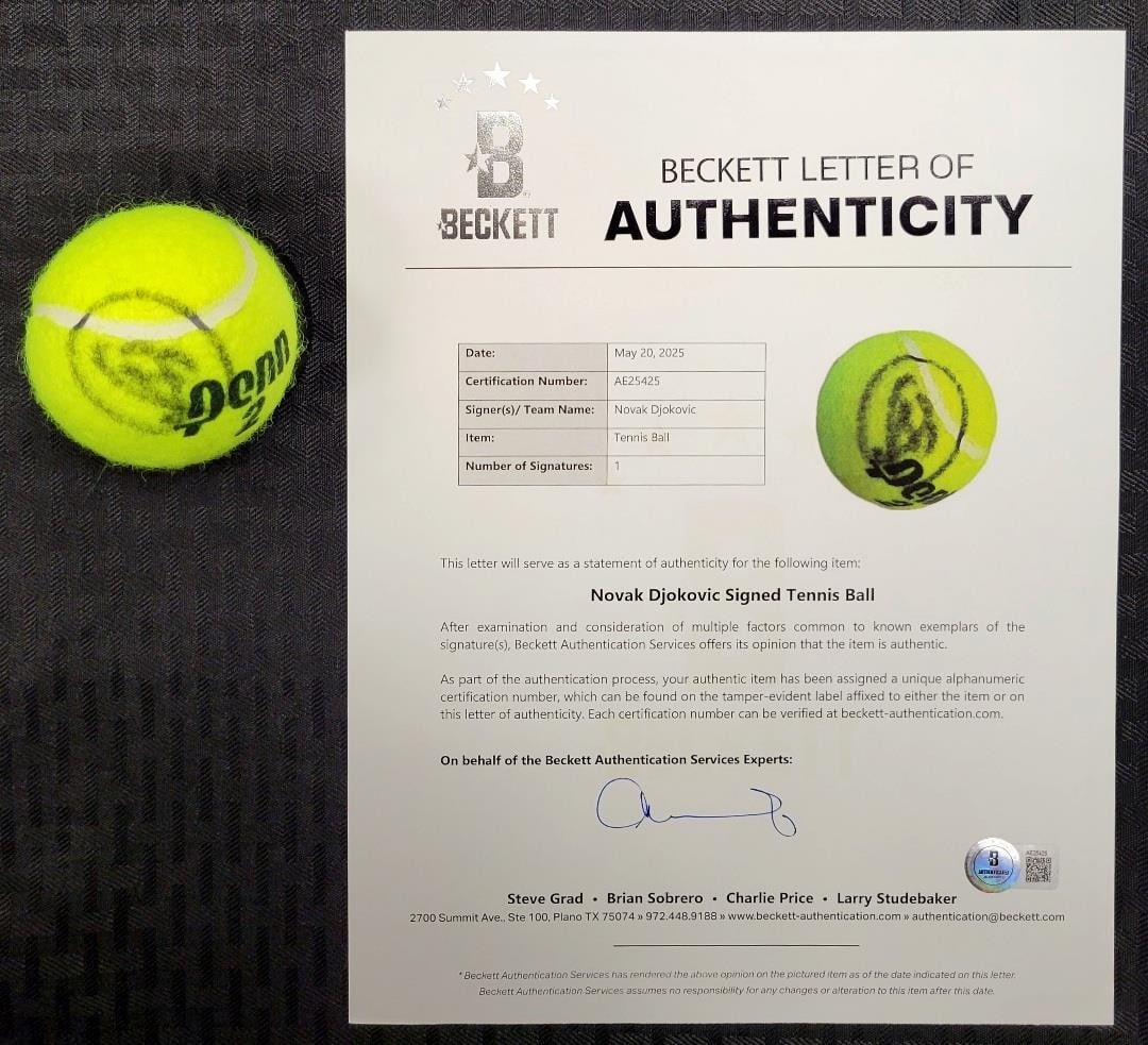 Novak Djokovic Autographed Tennis Ball US Wimbledon Champion Beckett BAS (1 of 5)