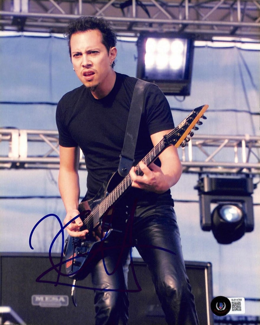 Beckett Authenticated Kirk Hammett 8x10 Signed Concert Photo (1 of 1)