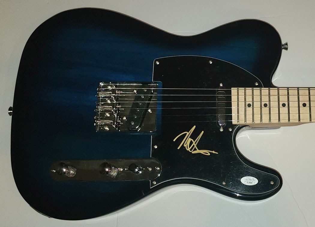 Mark Stoermer Signed Electric Guitar The Killers JSA Authenticated: Mark Stoermer Signed Electric Guitar The Killers JSA Authenticated This Mark Stoermer autographed electric guitar is a must-have for fans of The Killers, particularly of their iconic song "Mr. Brights