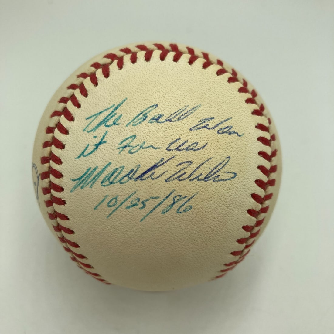 Bill Buckner Mookie Wilson Signed 1986 World Series Baseball JSA COA: Bill Buckner Mookie Wilson Signed 1986 World Series Baseball JSA COA This is a signed baseball commemorating the historic moment in the 1986 World Series, featuring autographs from Bill Buckner and Mo