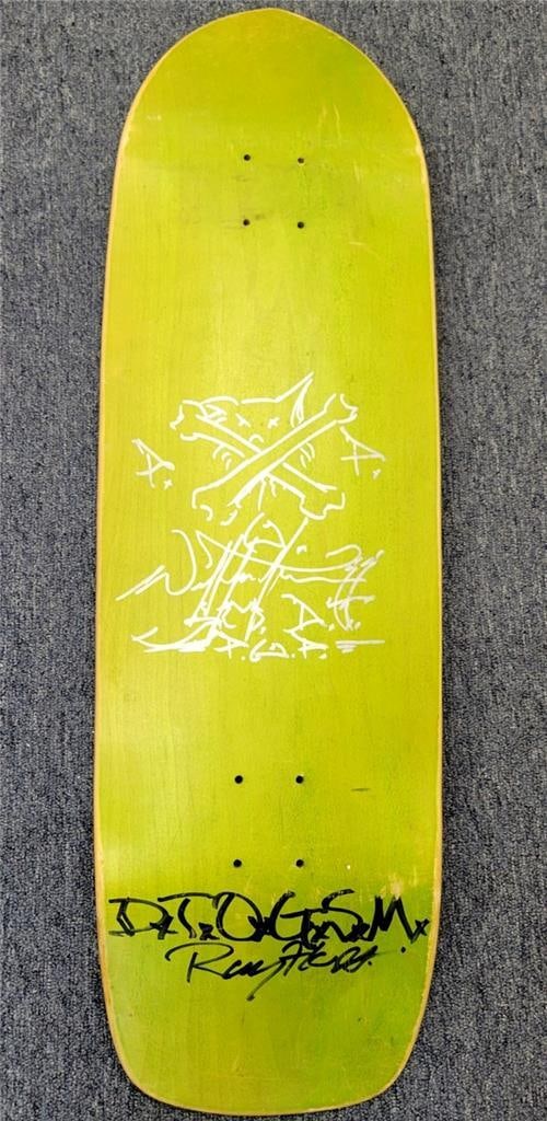 Ray Flores Wes Humpston Signed Dogtown Skateboard Deck BAS Authentication: Ray Flores Wes Humpston Signed Dogtown Skateboard Deck BAS Authentication This is an original skateboard deck featuring the signatures of Ray Flores and Wes Humpston, accompanied by a unique sketch. A