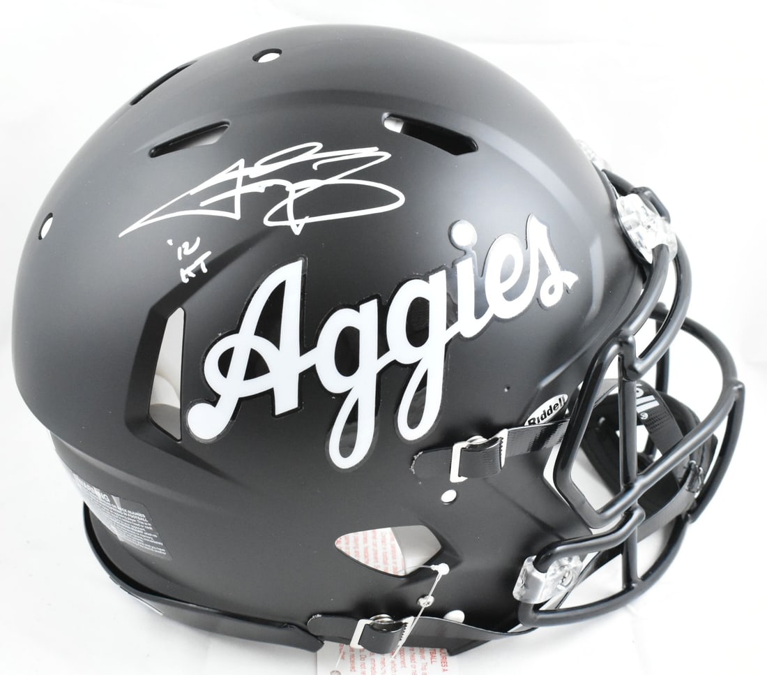 Texas A&M Aggies helmet signed by Johnny Manziel Beckett holo: Texas A&M Aggies helmet signed by Johnny Manziel Beckett holo This pre-owned Texas A&M Aggies full-size Speed Authentic helmet features the signature of Johnny Manziel, a notable football player. The 