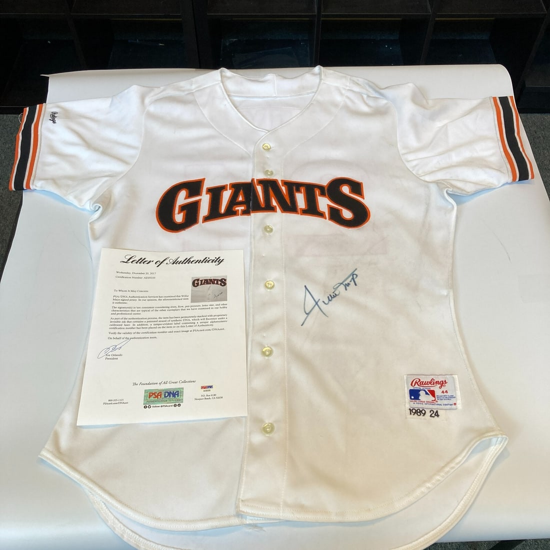 Willie Mays Signed 1989 San Francisco Giants Jersey PSA COA: Willie Mays Signed 1989 San Francisco Giants Jersey PSA COA Celebrate baseball history with this original 1989 game-issued jersey signed by the legendary Willie Mays. This authentic San Francisco Gian