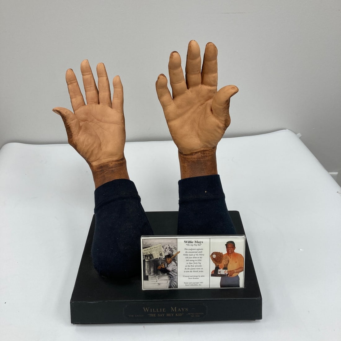 Willie Mays signed The Catch hand sculpture with COA: Willie Mays signed The Catch hand sculpture with COA This pre-owned limited edition display piece features a life-like sculpture of hands commemorating Willie Mays and "The Catch" from the 1954 World 