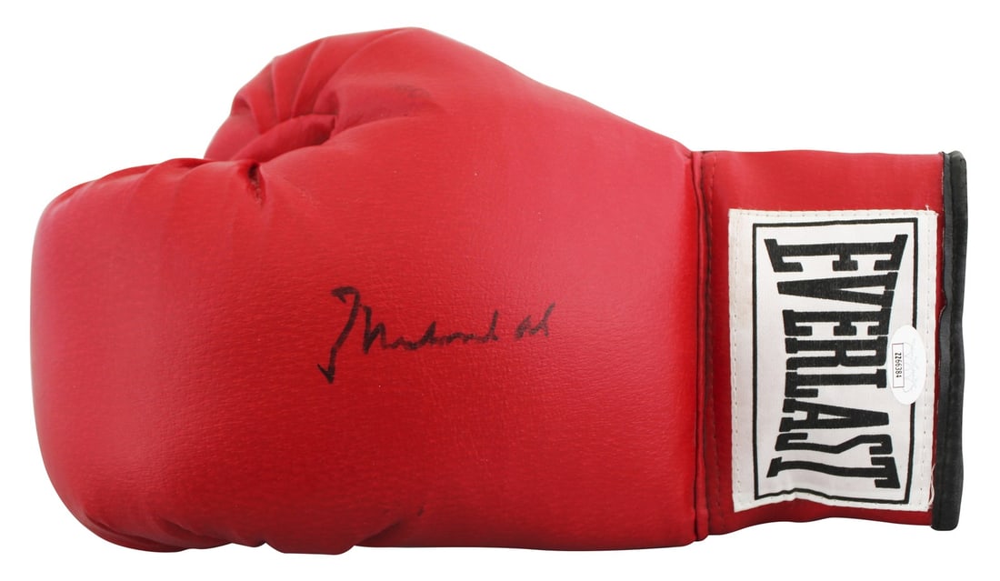 JSA Certified Muhammad Ali Autographed Everlast Left Hand Boxing Glove (1 of 4)