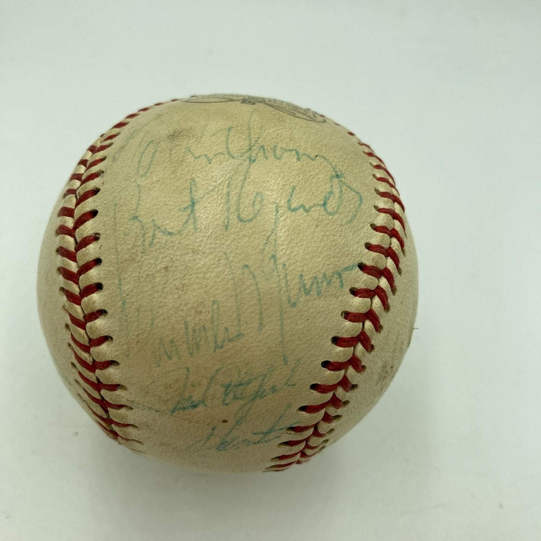 Thurman Munson Catfish Hunter Signed 1970s Baseball JSA Authenticated: Thurman Munson Catfish Hunter Signed 1970s Baseball JSA Authenticated This vintage baseball from the 1970s features the signatures of two legendary MLB players, Thurman Munson and Catfish Hunter. The 