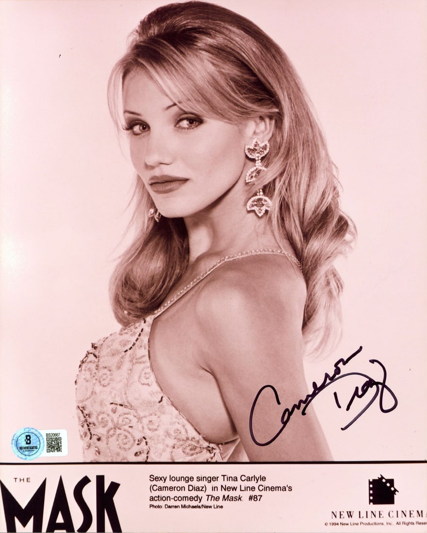 Cameron Diaz The Mask Signed 8x10 Photo Beckett Authenticated: Cameron Diaz The Mask Signed 8x10 Photo Beckett Authenticated This is an authentic autographed vertical 8x10 photograph featuring Cameron Diaz from the movie The Mask. The photo has been personally si