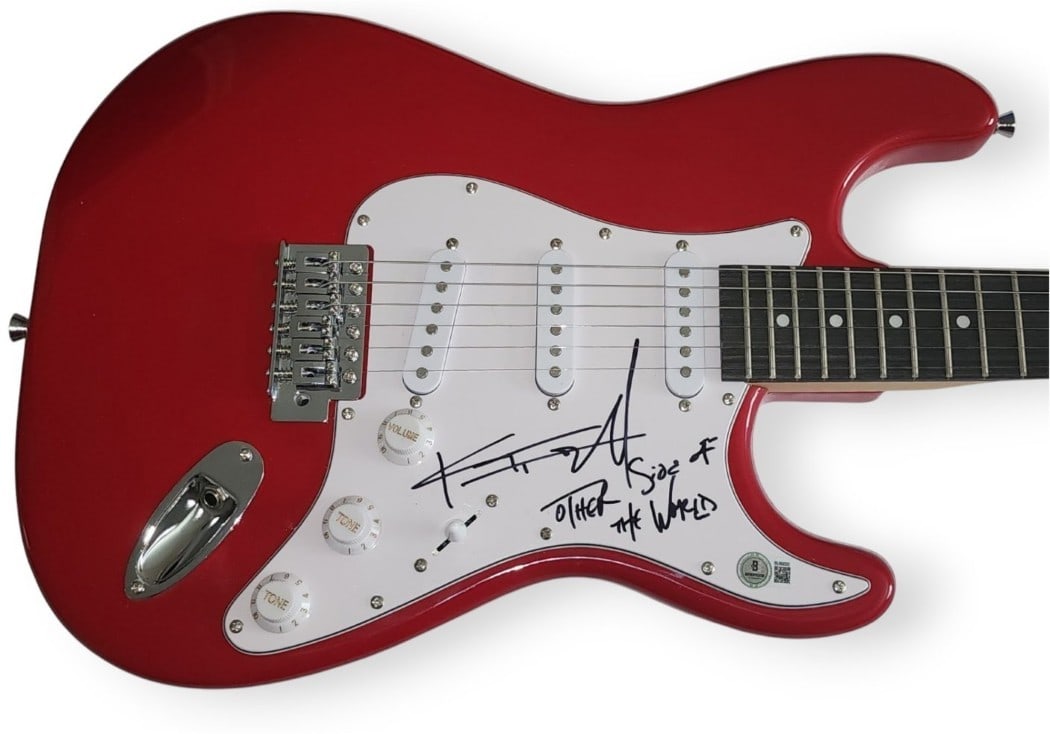 KT Tunstall Signed Electric Guitar Beckett Authenticated: KT Tunstall Signed Electric Guitar Beckett Authenticated This authentic electric guitar is signed by KT Tunstall, featuring her autograph on the body. It comes with a Beckett Authentication sticker, e