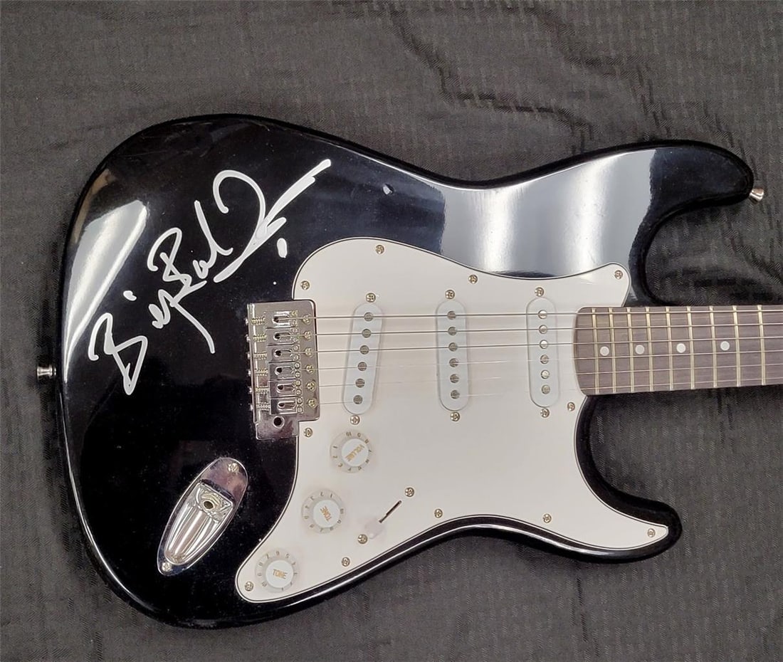 Signed Guitar by Billy Bob Thornton with PSA DNA Authentication (1 of 3)