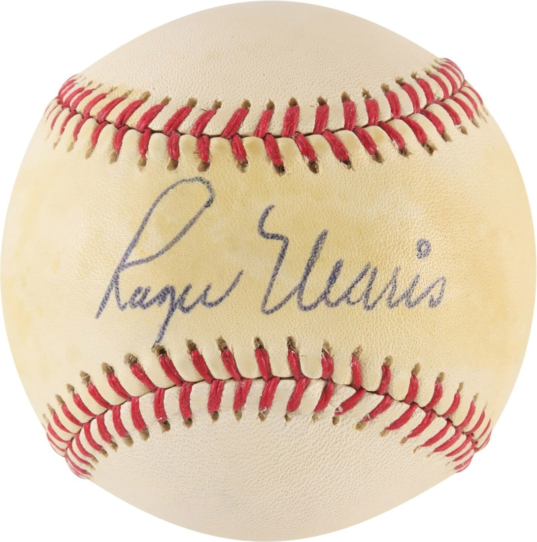 Roger Maris Single Signed Baseball JSA COA New York Yankees: Roger Maris Single Signed Baseball JSA COA New York Yankees This exquisite baseball features a single signature from Roger Maris, one of the legendary players of the New York Yankees. It is an officia