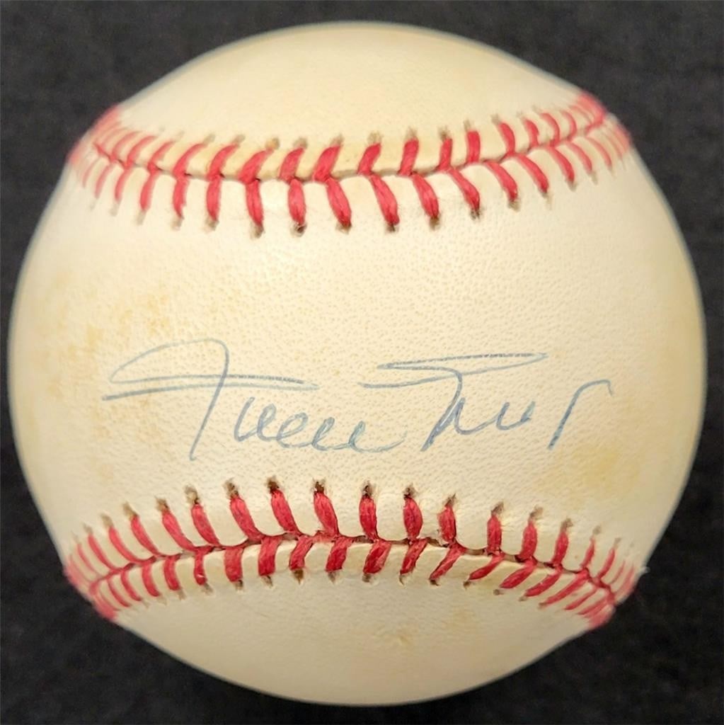 Willie Mays Signed Official NL Baseball with JSA Authentication: Willie Mays Signed Official NL Baseball with JSA Authentication This is an original Official National League baseball signed by Willie Mays, a legendary figure in Major League Baseball. The autograph 