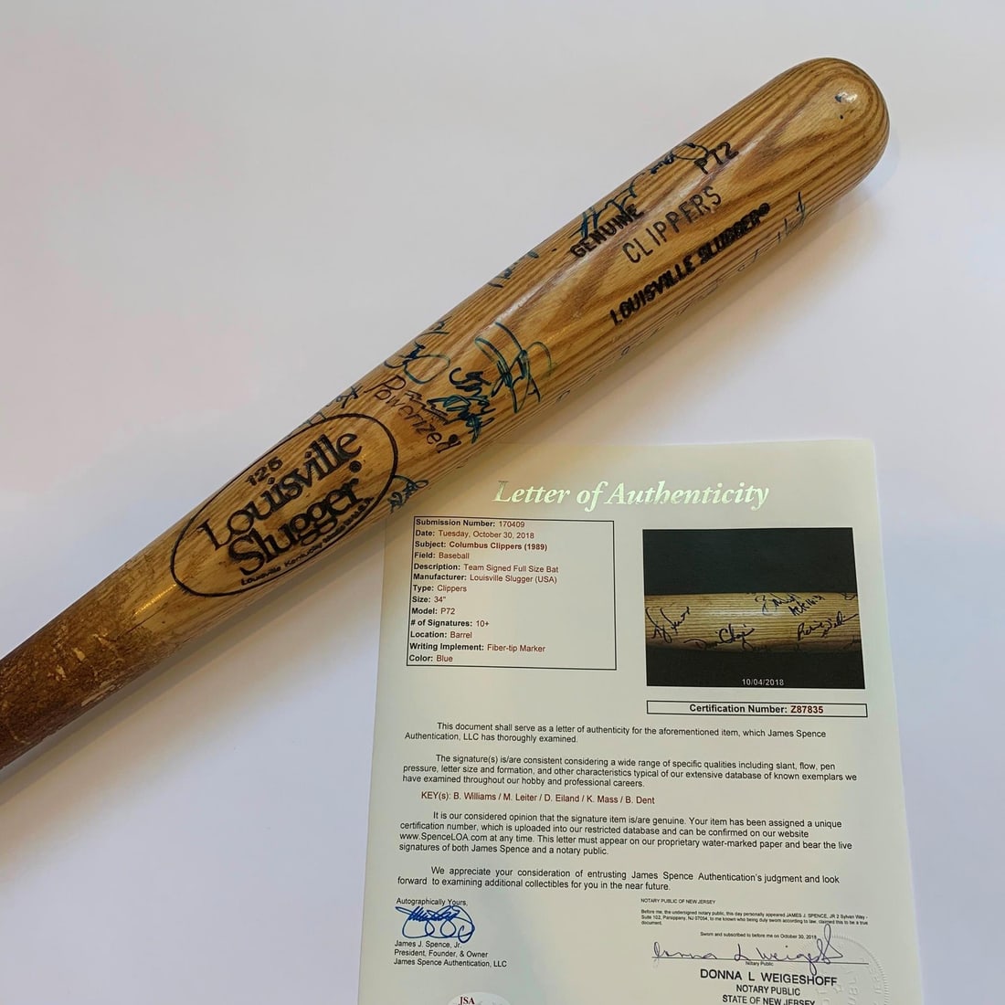 Bernie Williams 1989 Columbus Clippers Team Signed Game Bat JSA Authenticated: Bernie Williams 1989 Columbus Clippers Team Signed Game Bat JSA Authenticated This rare Bernie Williams pre-rookie game-used bat from 1989 was signed by the Columbus Clippers Yankees team. The bat fea