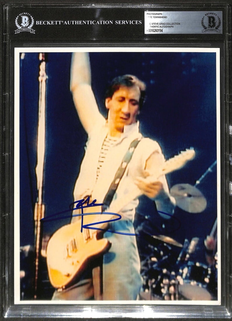 Pete Townshend Signed 8x10 Photo The Who Beckett Authenticated: Pete Townshend Signed 8x10 Photo The Who Beckett Authenticated This is an autographed 8x10 photograph of Pete Townshend from The Who, signed in blue permanent marker. The signature has been authentica