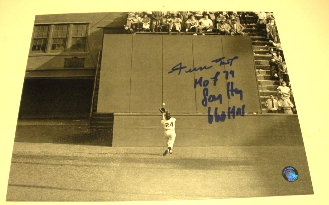 Signed 8x10 Photo Willie Mays With COA and Hologram San Francisco Giants: Signed 8x10 Photo Willie Mays With COA and Hologram San Francisco Giants This is an original 8x10 photo signed by Willie Mays, legendary Hall of Fame baseball player for the San Francisco Giants. The 